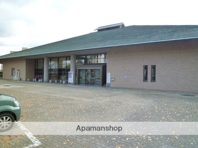 図書館　三田市立図書館（図書館）まで320m