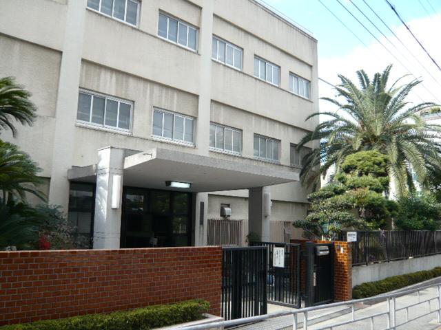 中学校　大阪市立堀江中学校（中学校）まで262m