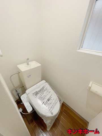 トイレ　洋式トイレに窓