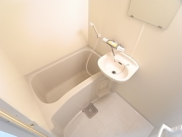 バス・シャワールーム　ゆったり過ごせるお風呂です