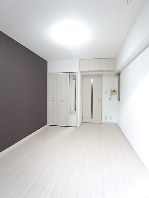 その他部屋・スペース　広くて明るい寝室