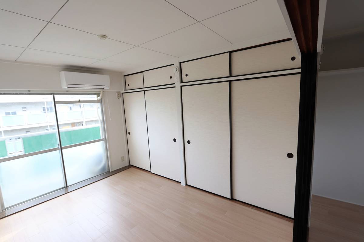 収納　お問合せはシティホーム海田センター　082-821-2227
