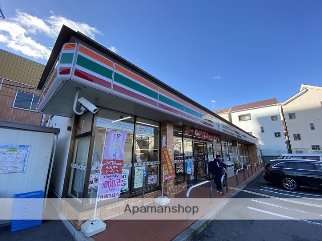 コンビニ　セブンイレブン（コンビニ）まで102m