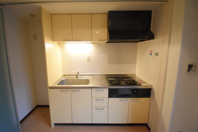 キッチン　別部屋参考写真、現況優先になります。
