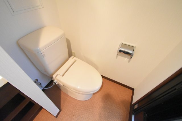 トイレ　別部屋参考写真、現況優先になります。
