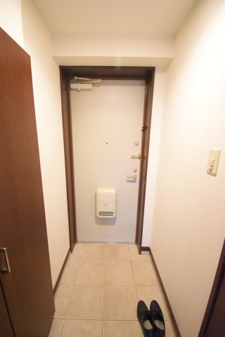 玄関　別部屋参考写真、現況優先になります。