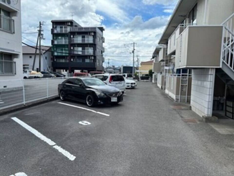駐車場　駐車場