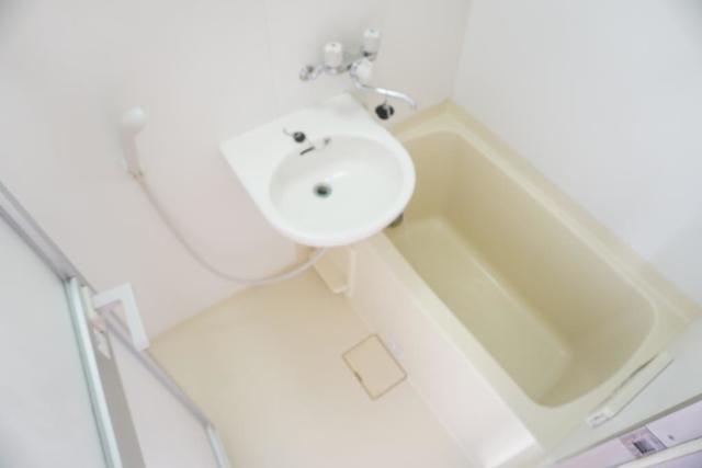 バス・シャワールーム　バス・トイレ独立設計で快適な毎日