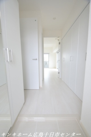 玄関　写真は別のお部屋です。
