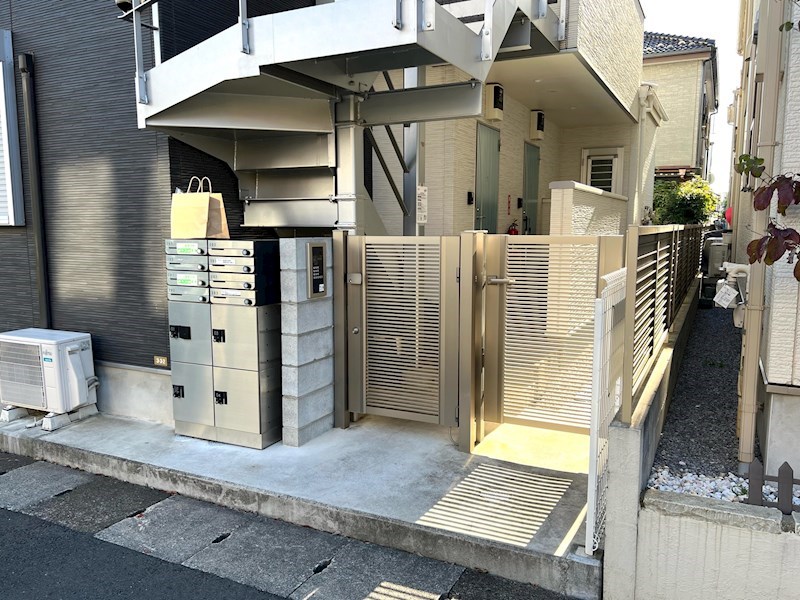 エントランス　エントランスは安全配慮のオートロック付きです