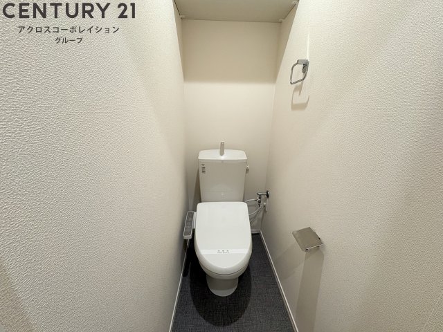 トイレ　温水洗浄便座付きのトイレです♪