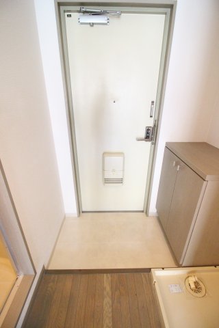 玄関　※別部屋写真