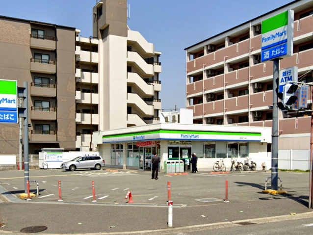 コンビニ　ファミリーマート平野馬場一丁目店（コンビニ）まで752m