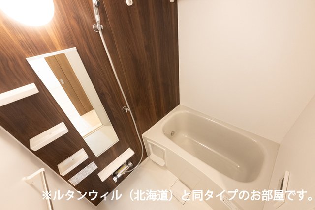 バス・シャワールーム　落ち着いた空間のお風呂です