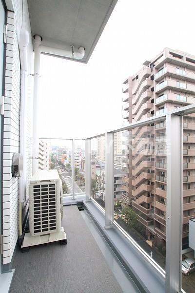 バルコニー　外からの目が気にならないバルコニーで洗濯物が干せます