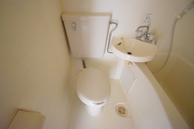 トイレ　別部屋参考写真、現況優先になります。