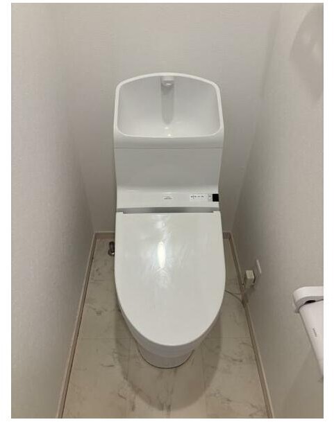 トイレ　嬉しい温水洗浄便座♪