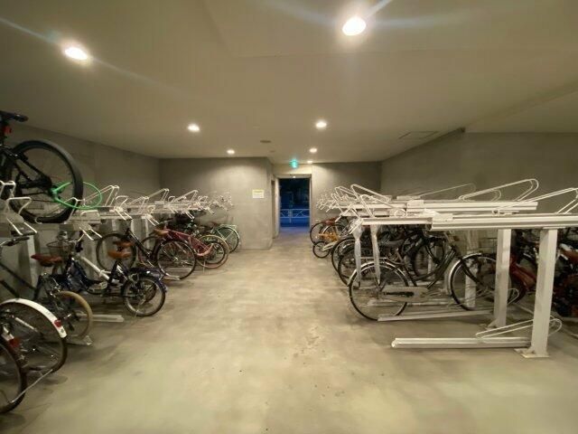 ロビー　■モニター付きエレベーター