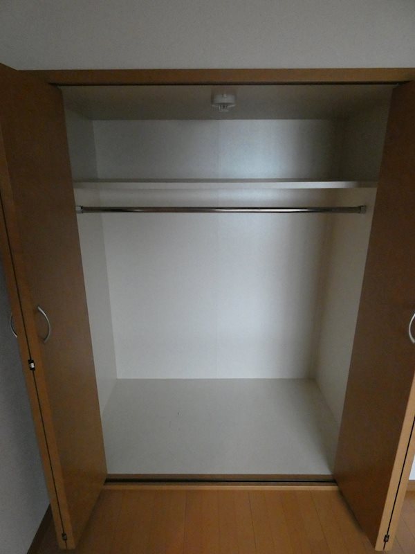 収納　クローゼット（玄関横洋室）※同タイプ別部屋写真になります