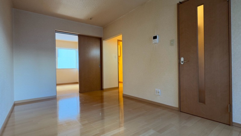 居室・リビング　広くてキレイなお部屋が広がっていて、充実した生活が送れそう。