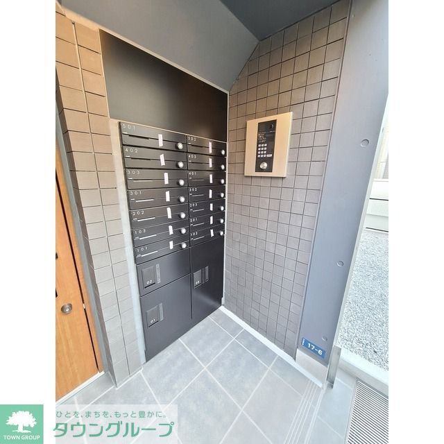 エントランス　メール・宅配ボックス