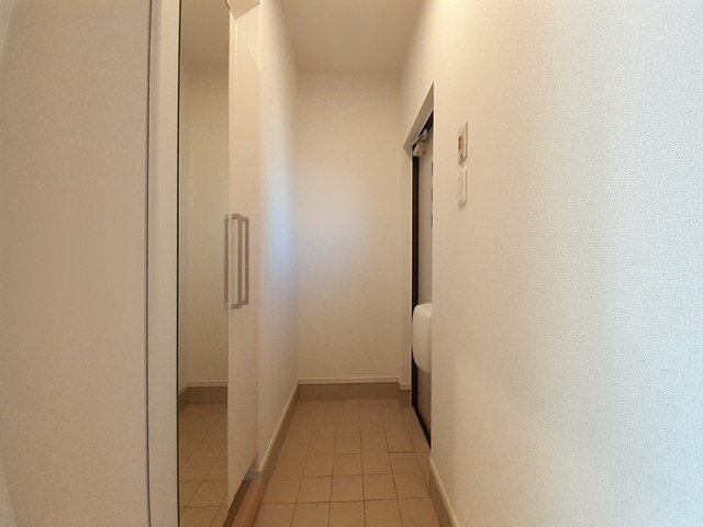 玄関　収納もある玄関です