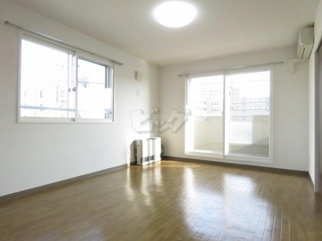 居室・リビング　☆明るいリビング☆