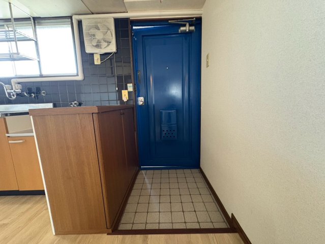 玄関　長谷川産業ビル