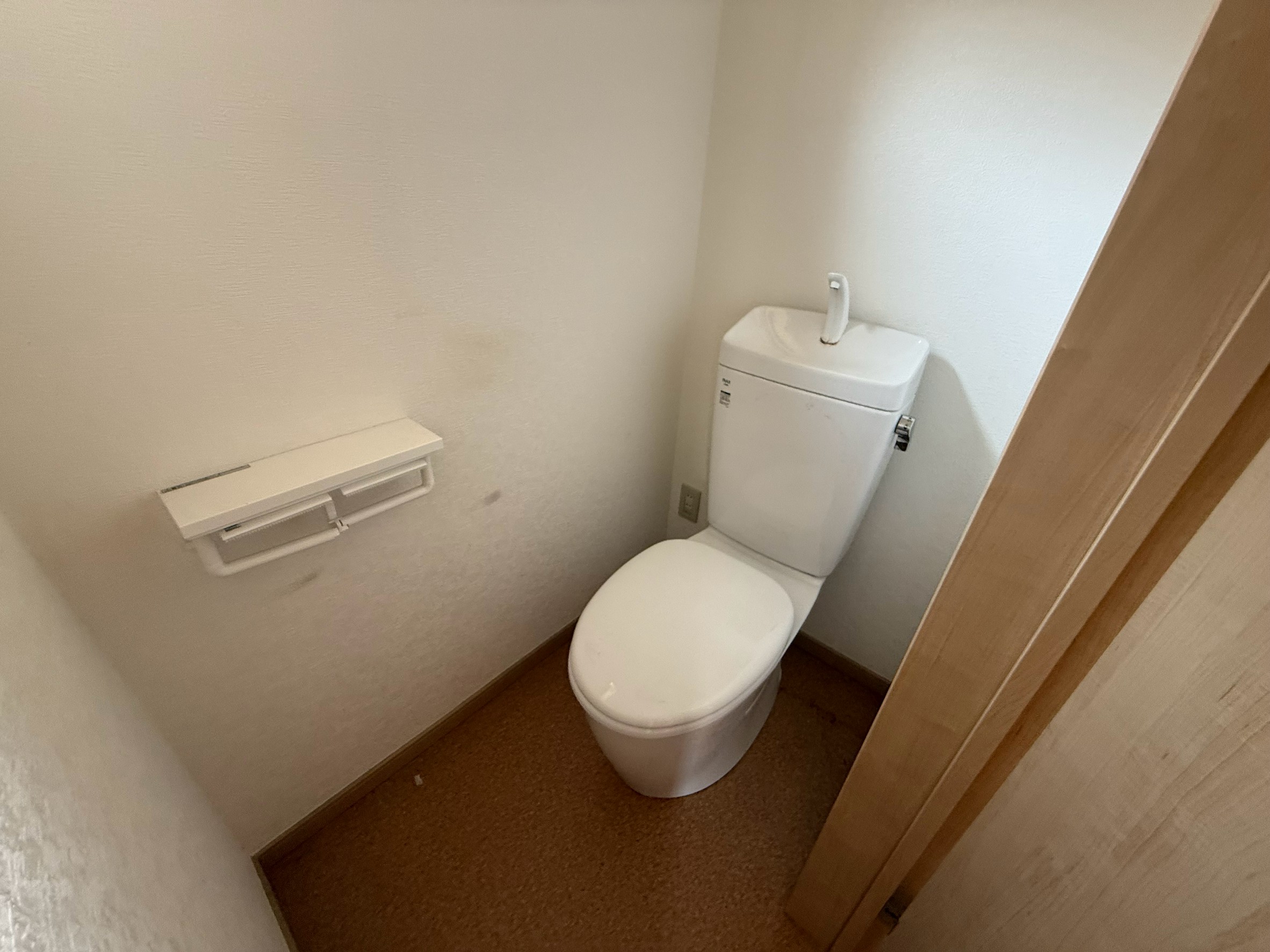 酒井貸家のトイレ写真