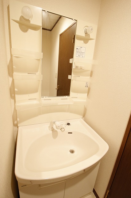 洗面設備　別の部屋の写真です