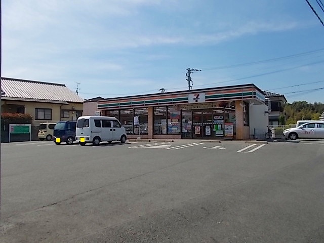 コンビニ　セブンイレブン玉名山田店（コンビニ）まで460m