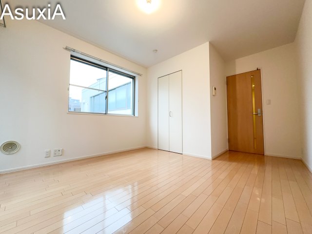 居室・リビング　別タイプのお部屋の写真です