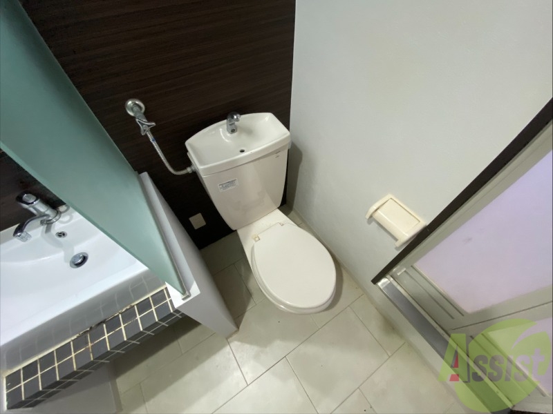 トイレ　こちらはトイレです。清潔感があり、安心して使用できます。