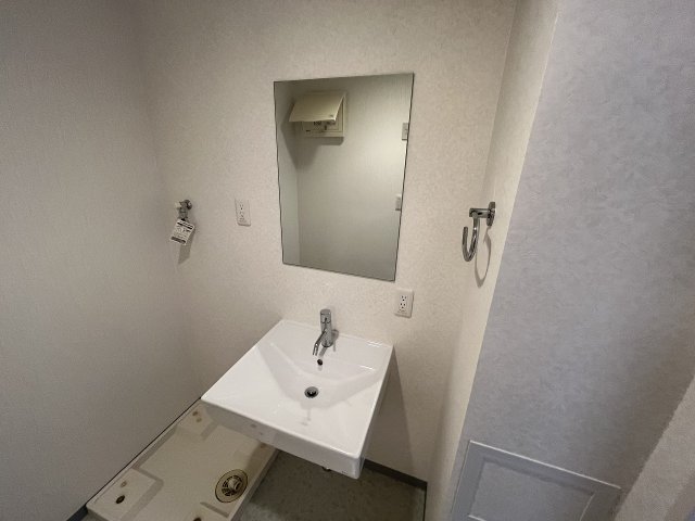 洗面設備　独立洗面台で身支度をすべて済ませてしまいましょう