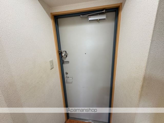シャルル上新庄の玄関写真