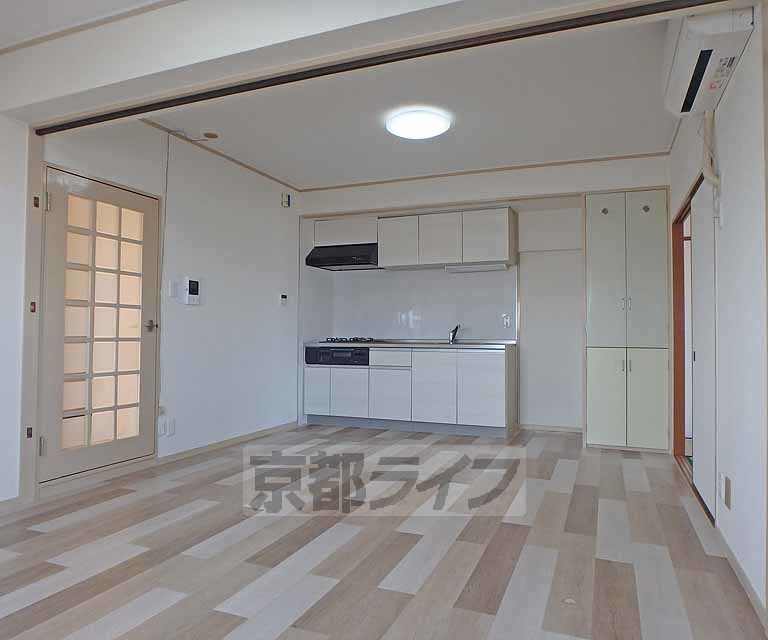 居室・リビング　家具配置のしやすい１２帖の長方形のＬＤＫです。徒歩５分...