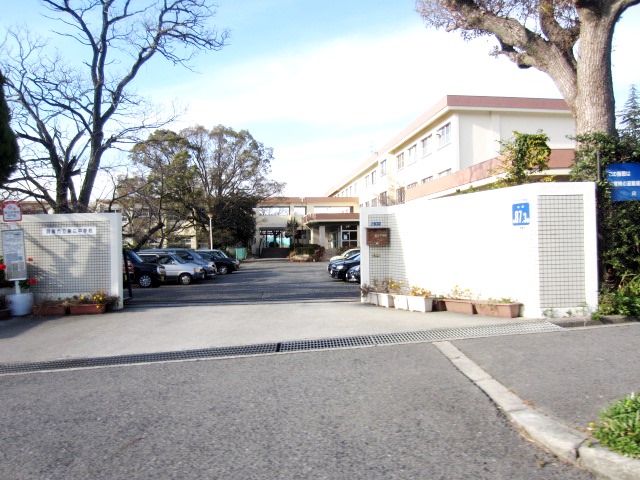 中学校　貝塚市立第三中学校（中学校）まで1191m