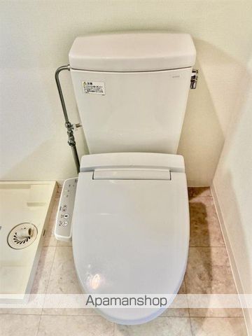 小田急線 参宮橋駅 徒歩3分 3階建 築25年のトイレ写真