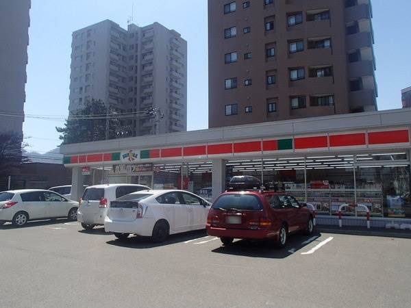 コンビニ　サンクス札幌南5条西店（コンビニ）まで416m