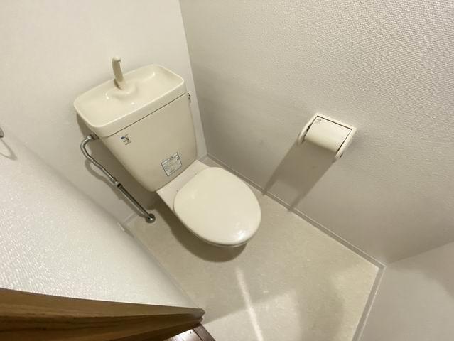 西武新宿線 上井草駅 徒歩14分 8階建 築27年のトイレ写真