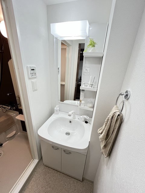 洗面設備　コンパクトで使いやすい洗面所
