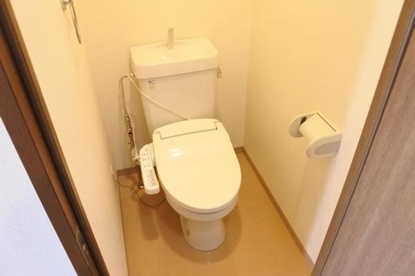 地下鉄長堀鶴見緑地線 横堤駅 徒歩3分 6階建 築25年のトイレ写真