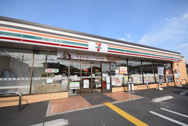 コンビニ　セブンイレブン羽曳野伊賀4丁目店（コンビニ）まで765m