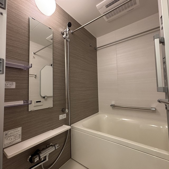 バス・シャワールーム　※写真は同タイプ住戸です。