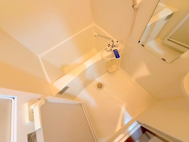 バス・シャワールーム　ゆったりと入るなら、お風呂とトイレとは別々が嬉しいですよね。