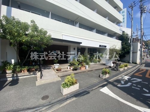 飲食店　カフェ・ド・まあゆ（飲食店）まで260m