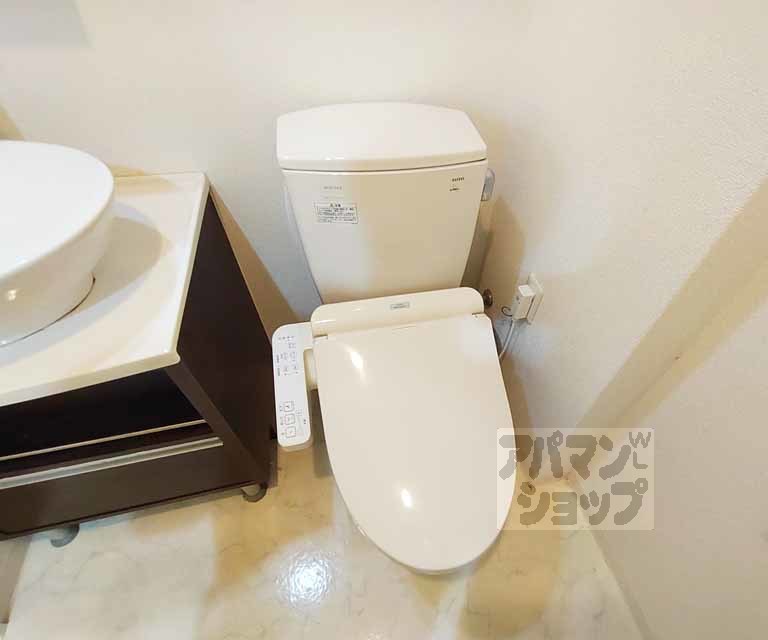 プレサンスNEO京都烏丸のトイレ写真