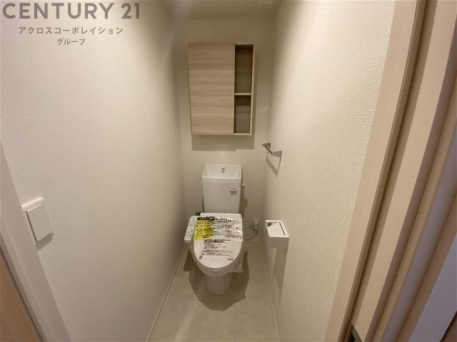 トイレ　温水洗浄暖房便座ついてます♪