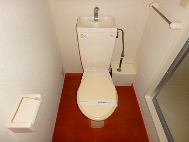 レオパレスアゼリアのトイレ写真