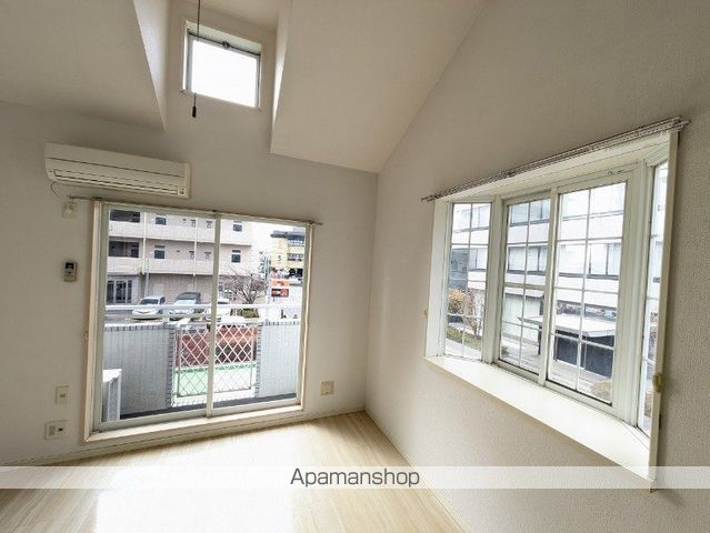ＪＲ総武線 本八幡駅 徒歩6分 2階建 築33年の居間写真
